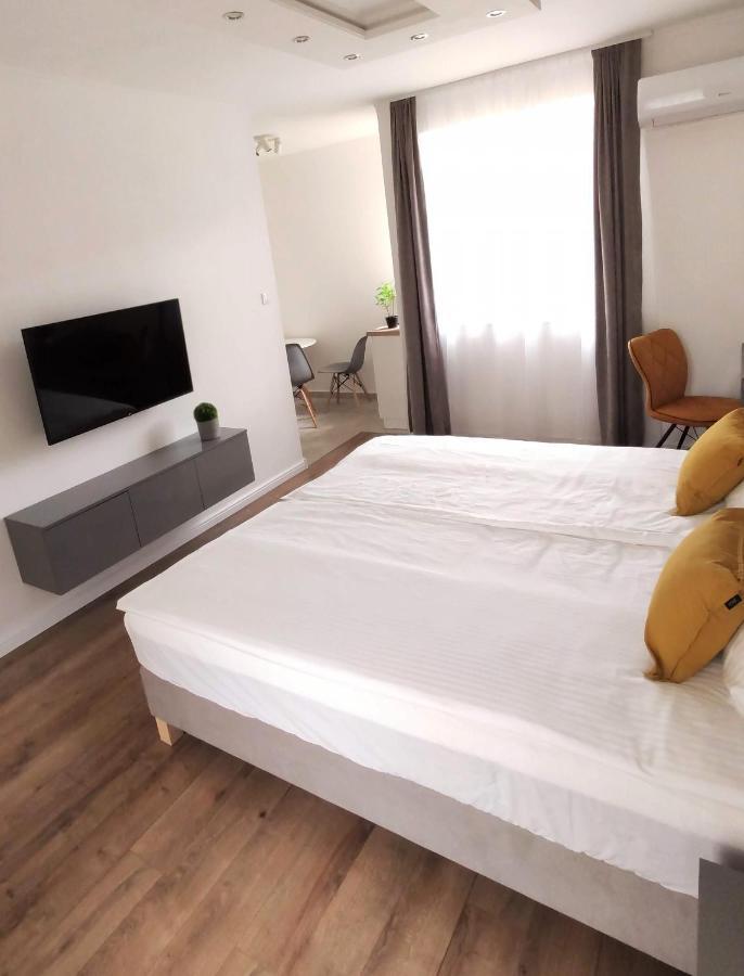 Helena Studio Apartman Siófok Eksteriør bilde
